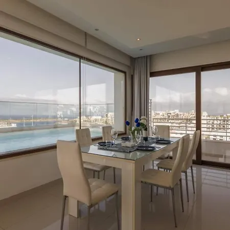 Luxury Ph With Rooftop Pool In Mellieha By Homely Exterior photo