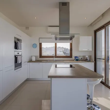 Luxury Ph With Rooftop Pool In Mellieha By Homely Exterior photo
