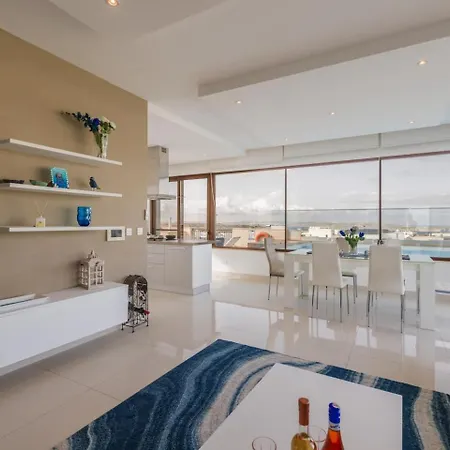 Luxury Ph With Rooftop Pool In Mellieha By Homely Exterior photo