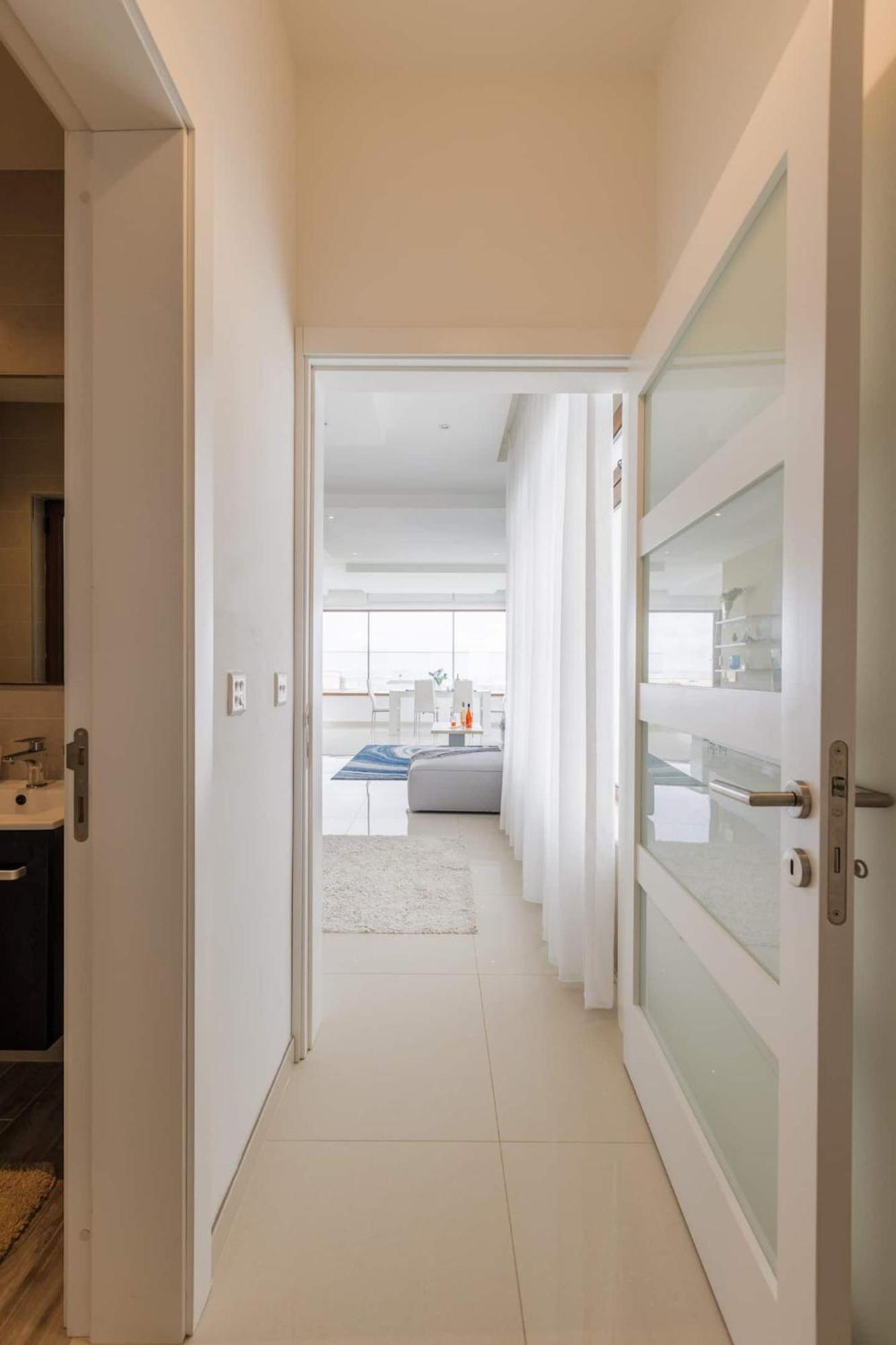 Luxury Ph With Rooftop Pool In By Homely Apartment *