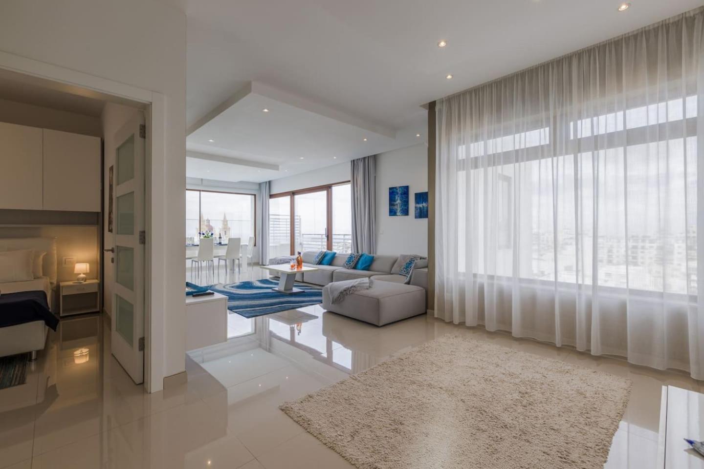 Luxury Ph With Rooftop Pool In By Homely * Mellieha