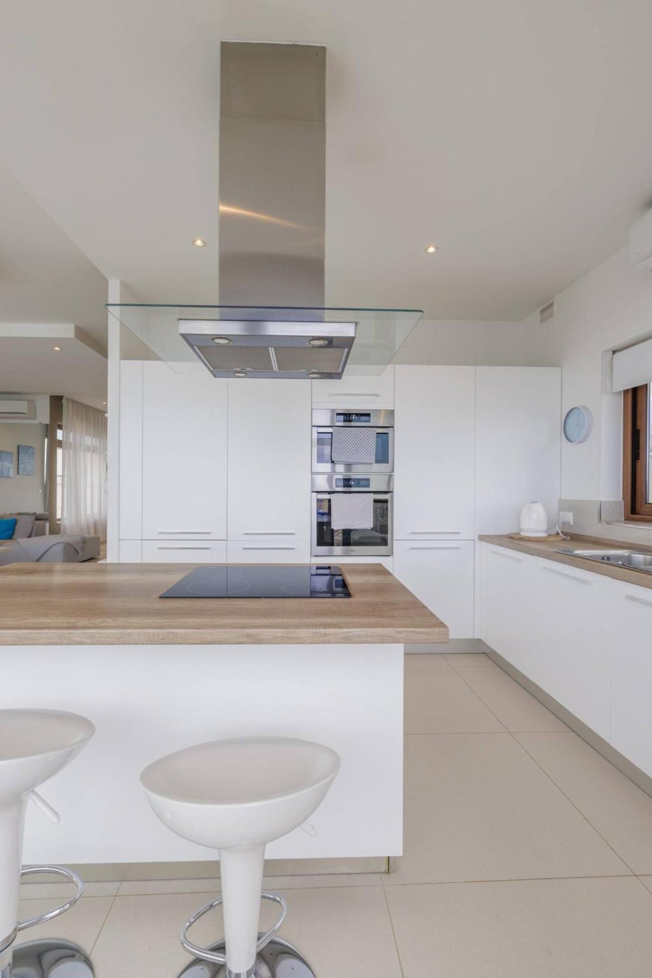 Apartment Luxury Ph With Rooftop Pool In By Homely *
